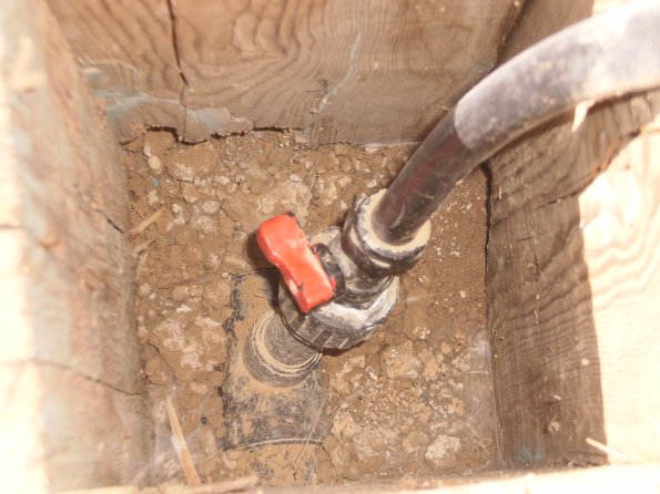 2009 05 01 - Line-to-Dripping Hose Connection 2 - 2009_595